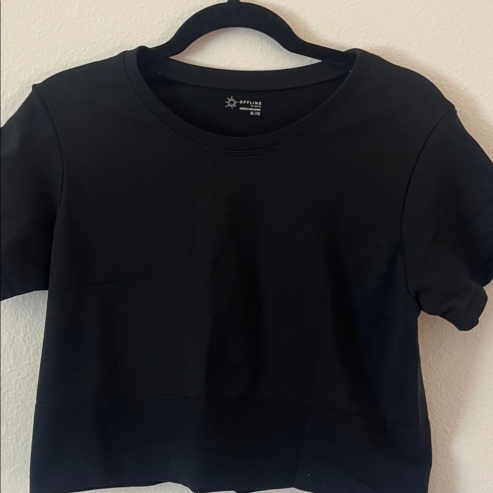 Aerie Black Short Sleeve Crop Tops. Sz XL